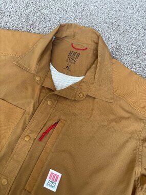 Topo Designs Short Sleeve Snap Front Tech Shirt Brown Mens Size M Hiking